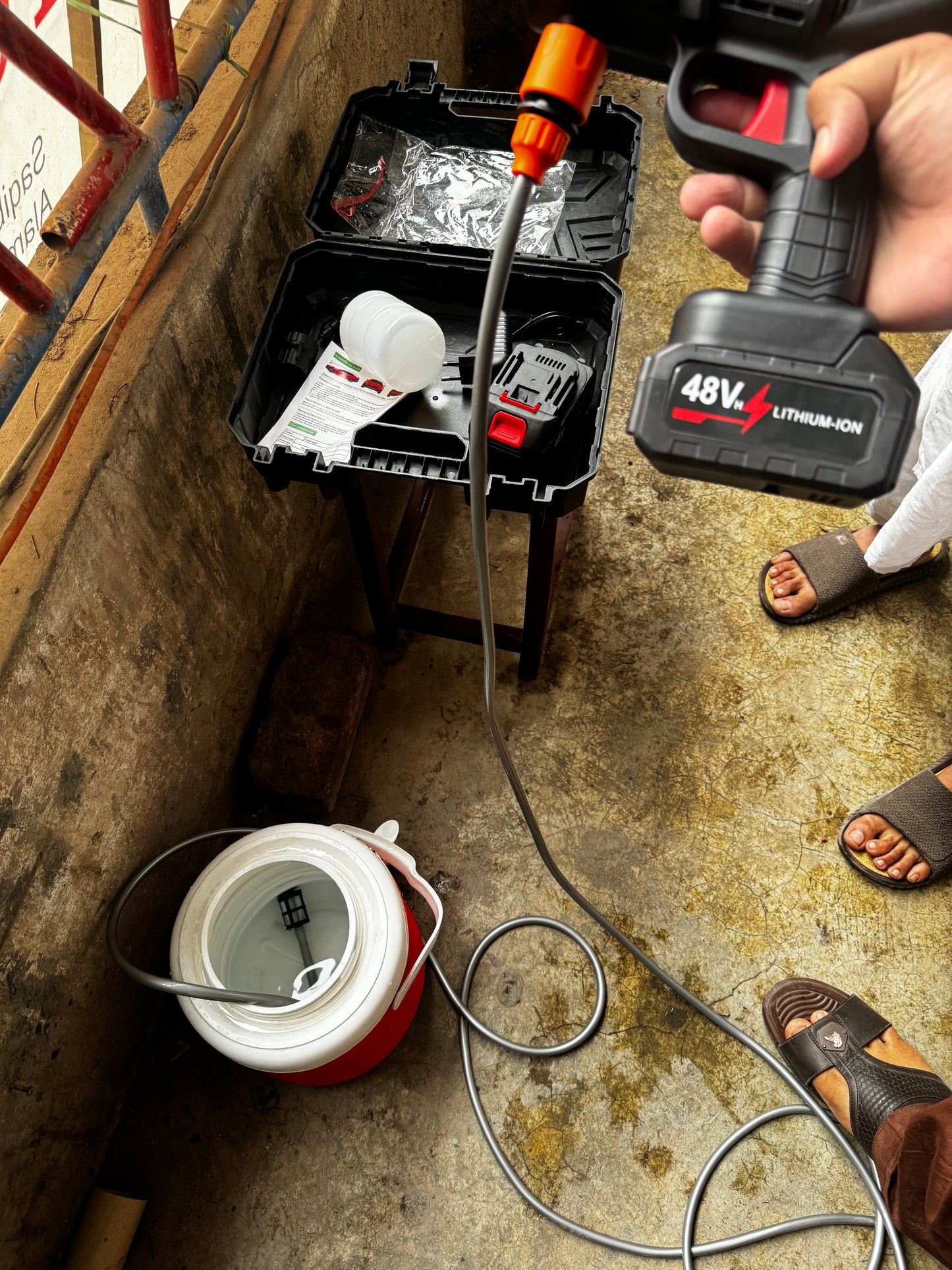 Lott imported Rechargeable Car washer Solar washer . Garding 48 v 2 lethium Battry .