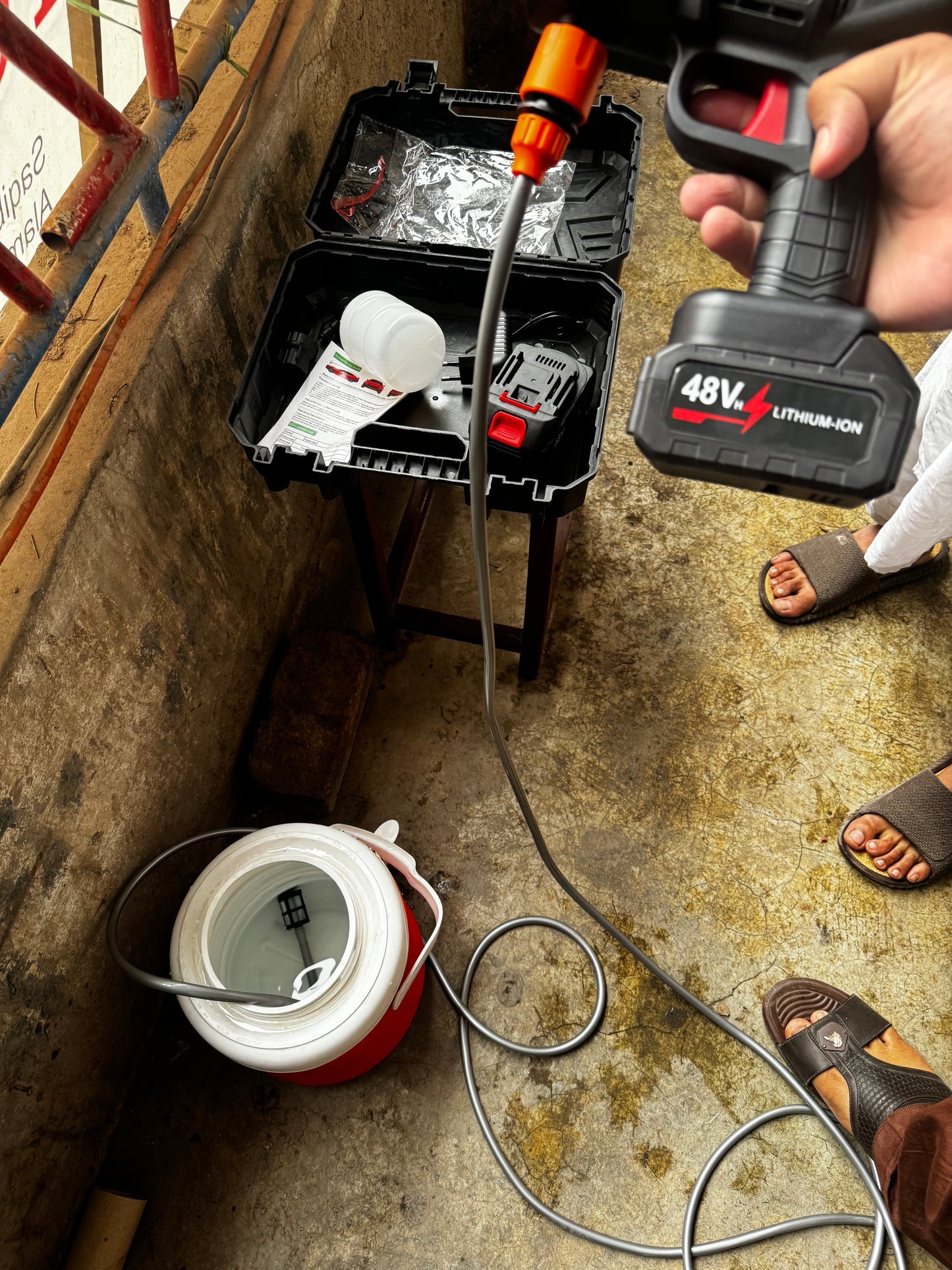 Lott imported Rechargeable Car washer Solar washer . Garding 48 v 2 lethium Battry .