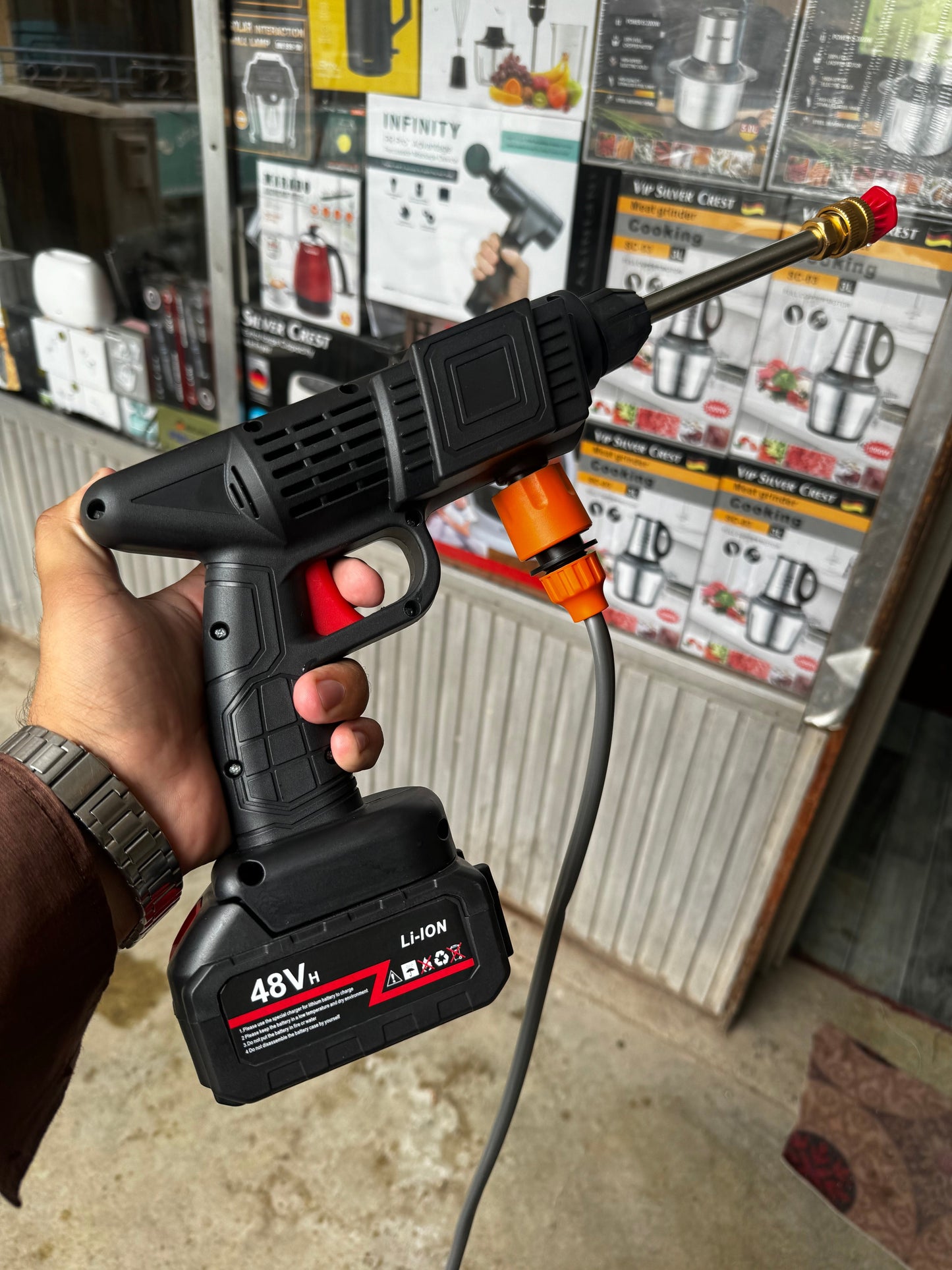 Lott imported Rechargeable Car washer Solar washer . Garding 48 v 2 lethium Battry .