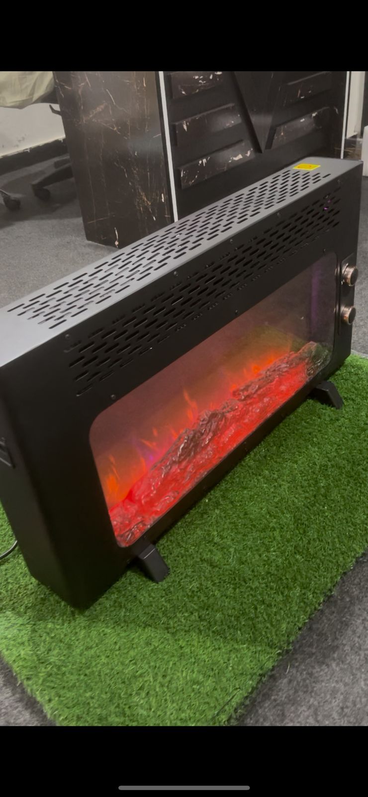 Modern Classical 2000W Outdoor Electric Fireplace Heater Realistic Flame Effects Metal Material Carbon Fiber Heating Element